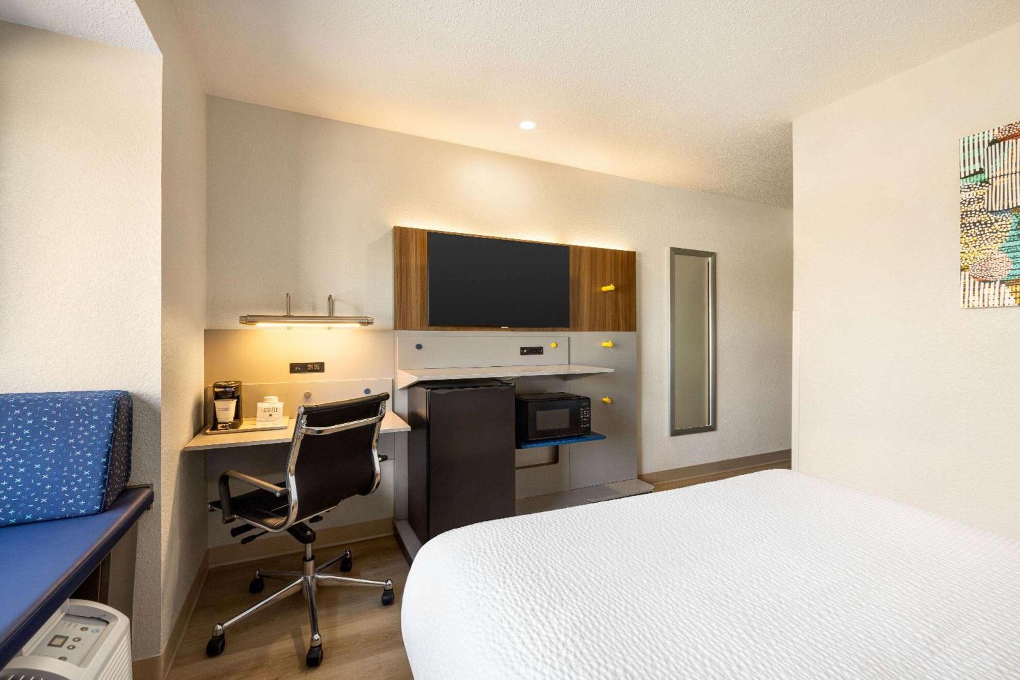 Microtel & By Wyndham Hotel