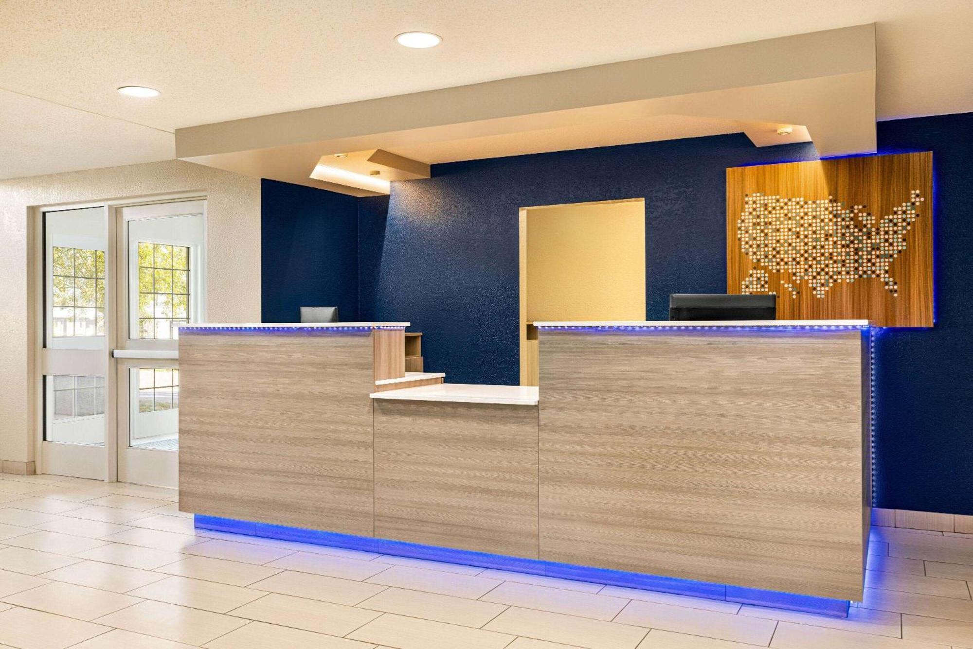 Microtel & By Wyndham 2*